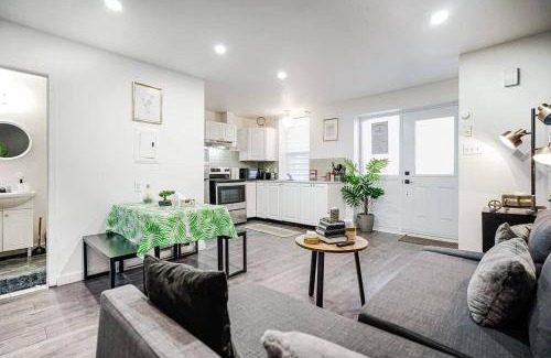 Griffintown Apartment | 150 m² Apartment ∙ 2 bedrooms ∙ 4 guests