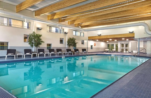 Red Deer Hotel | 152 m² Hotel ∙ 2 bedrooms ∙ 127 guests