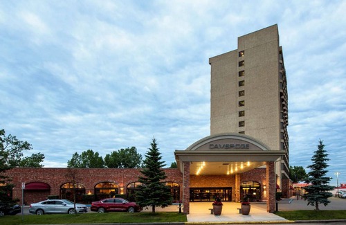 Red Deer Hotel | 152 m² Hotel ∙ 2 bedrooms ∙ 127 guests