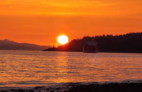 West Vancouver Bed & Breakfast | 158 m² Bed and breakfast ∙ 2 bedrooms ∙ 6 guests