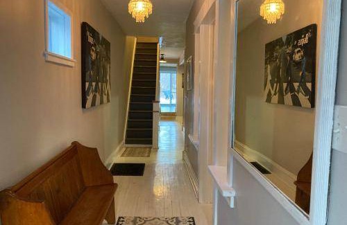 Greenwood - Coxwell House | 177 m² House ∙ 5 bedrooms ∙ 8 guests