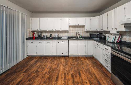 Southwest Calgary Bed & Breakfast | 181 m² Bed and breakfast ∙ 4 bedrooms ∙ 13 guests