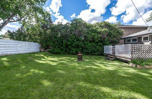 Southwest Calgary Bed & Breakfast | 181 m² Bed and breakfast ∙ 4 bedrooms ∙ 13 guests
