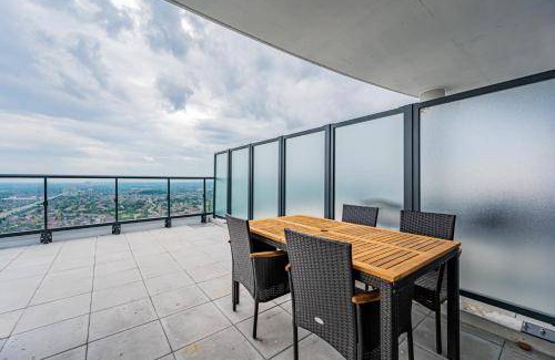 Hurontario Apartment | 193 m² Apartment ∙ 3 bedrooms ∙ 8 guests