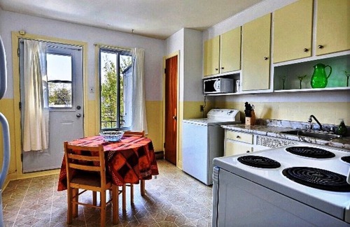 La Petite-Patrie Apartment | #199 Cozy Furnished Apt in Rosemont