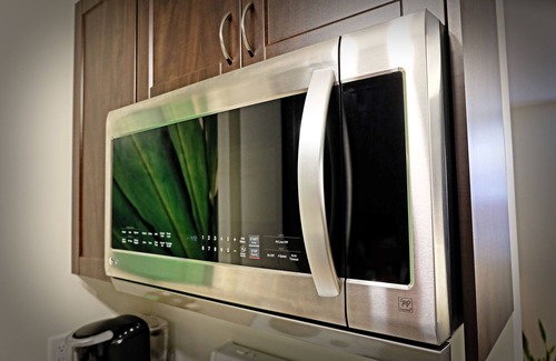 Sappertown House | 1Bedrm+Den/Office Suite with a Mid-century Modern Vibe - EXTENDED Stays Welcome