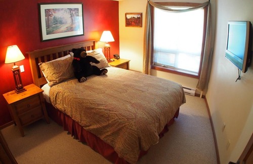 Sun Peaks Cabin | 2 bedroom apartment in village centre, ski in/out