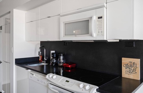 Wellington Place Condo | 2-bedroom condo in fabulous Toronto with WiFi, Parking and office area