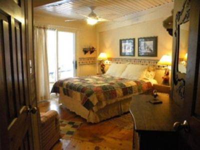 Algonquin Highlands Bed & Breakfast | 20 m² Bed and breakfast ∙ 4 guests