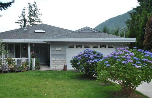 Madeira Park Bed & Breakfast | 204 m² Bed and breakfast ∙ 2 bedrooms ∙ 8 guests