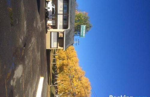 Chetwynd House | 216 m² Motel ∙ 4 guests