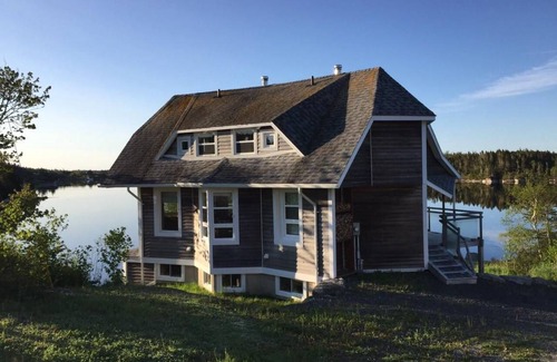 Halifax County House | 220 m² House ∙ 4 bedrooms ∙ 11 guests