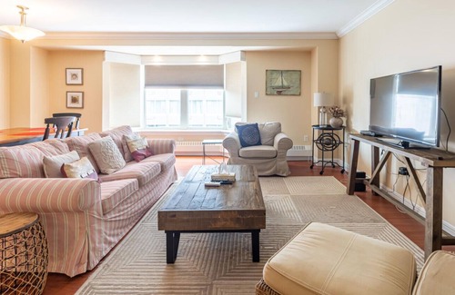Downtown Halifax Apartment | 221 Luxurious Downtown Apartment with AC