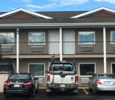Rocky Mountain House Hotel | 23 m² Motel ∙ 4 guests
