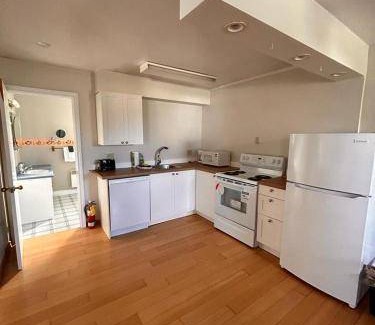 Lunenburg Hotel | 242 m² Motel ∙ 4 bedrooms ∙ 10 guests
