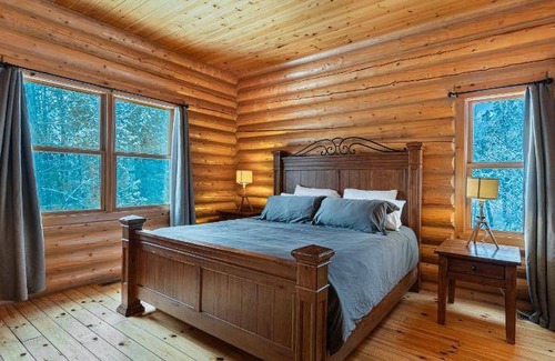 Fiddler Lake Resort Ski Chalet | 257 m² Chalet ∙ 4 bedrooms ∙ 10 guests
