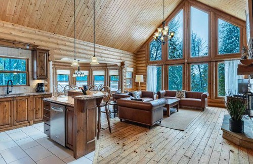 Fiddler Lake Resort Ski Chalet | 257 m² Chalet ∙ 4 bedrooms ∙ 10 guests