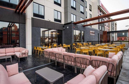 Moncton Hotel | 28 m² Hotel ∙ 127 guests
