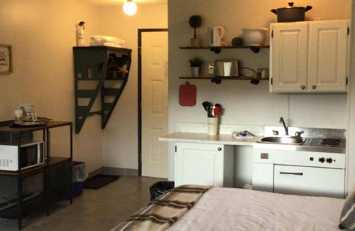 Christina Lake Hotel | 28 m² Motel ∙ 4 guests
