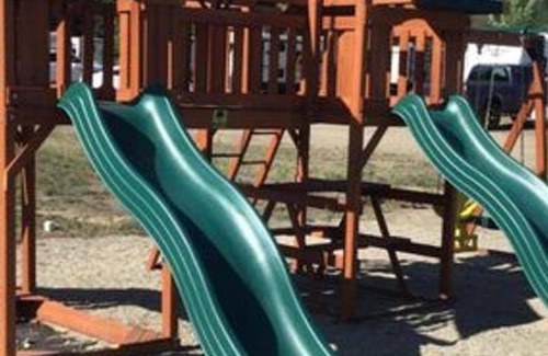 Christina Lake Hotel | 28 m² Motel ∙ 4 guests