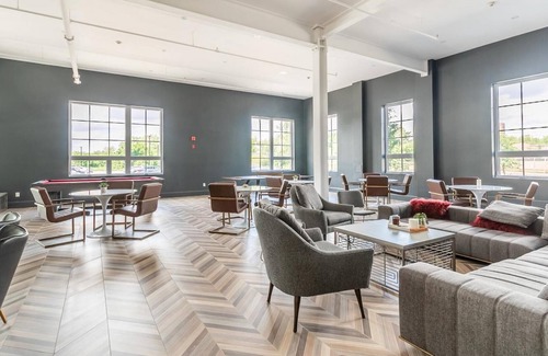Kirkendall North Apartment | 2BR 2 Storey Loft Free Parking Gym 3