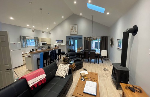 Blairmore House | 3 Crows Cabin in Blairmoren3 Bedroom 1 1/2 BathnAC and Hottub
