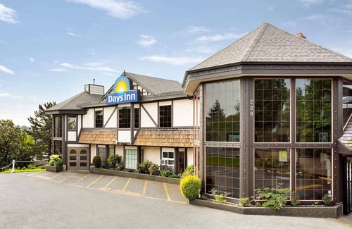 Gorge -Tillicum Area Hotel | 3-Star Hotel ∙ Days Inn by Wyndham Victoria Uptown