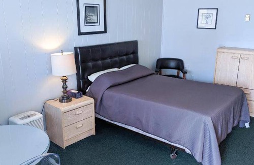 Fredericton Hotel | 30 m² Motel ∙ 5 guests