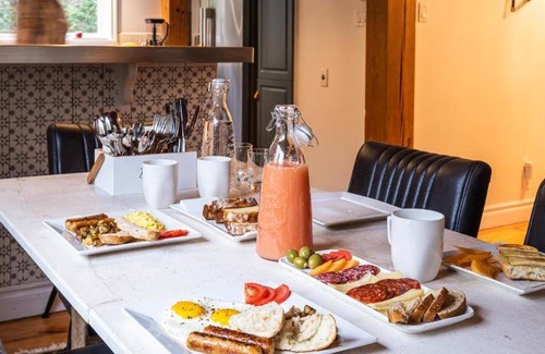 Mont-Tremblant Bed & Breakfast | 325 m² Bed and breakfast ∙ 4 bedrooms ∙ 10 guests
