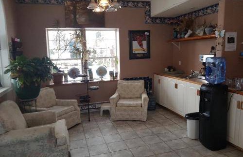 Sicamous Hotel | 33 m² Motel ∙ 6 guests