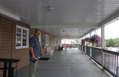 Edmundston Hotel | 33 m² Motel ∙ 8 guests