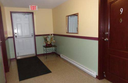 Edmundston Hotel | 33 m² Motel ∙ 8 guests