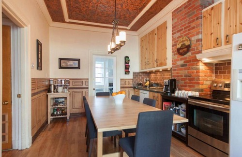 Gay Village Bed & Breakfast | 35 m² Bed and breakfast ∙ 2 guests