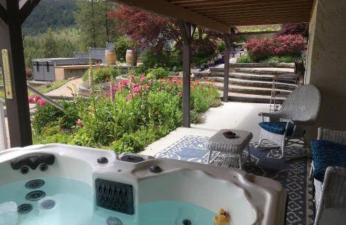 Central Okanagan Bed & Breakfast | 35 m² Bed and breakfast ∙ 2 guests