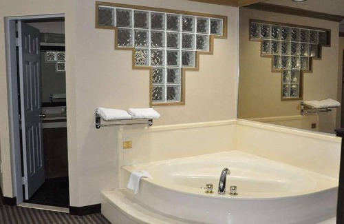 Clearbrook Hotel | 37 m² Hotel ∙ 127 guests