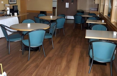 South Lethbridge Hotel | 37 m² Motel ∙ 127 guests