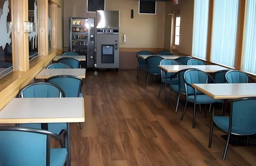 South Lethbridge Hotel | 37 m² Motel ∙ 127 guests