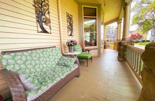 Queens Square House | 37 m² Motel ∙ 4 guests