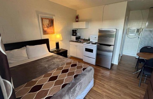 Pincher Creek Hotel | 37 m² Motel ∙ 7 guests