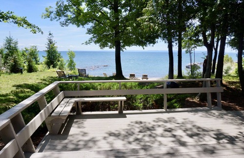 Tiny House | 4 SEASON WATERFRONT COTTAGE ON GEORGIAN BAY SAND BEACH