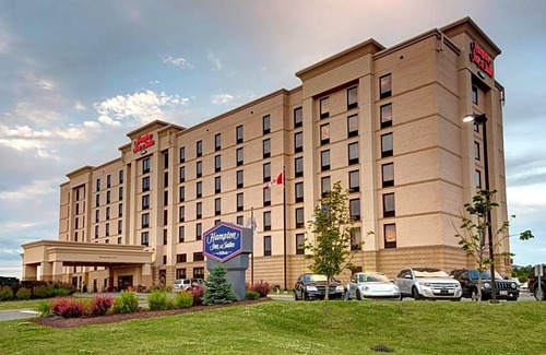 Dartmouth Hotel | 4-Star Hotel ∙ Hampton Inn & Suites by Hilton Dartmouth - Halifax