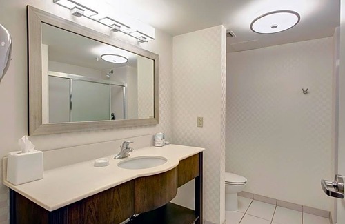 Dartmouth Hotel | 4-Star Hotel ∙ Hampton Inn & Suites by Hilton Dartmouth - Halifax