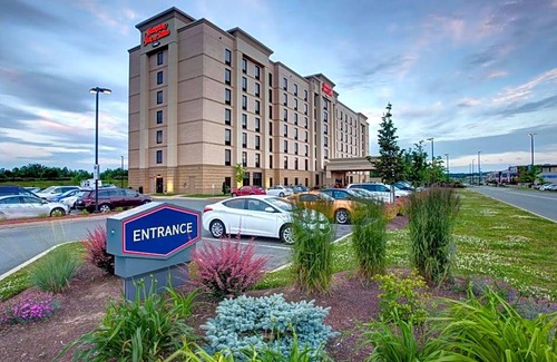 Dartmouth Hotel | 4-Star Hotel ∙ Hampton Inn & Suites by Hilton Dartmouth - Halifax
