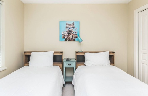 North End Condo | #406 OS Downtown Waterscapes Large 3 Bed Luxury Suite