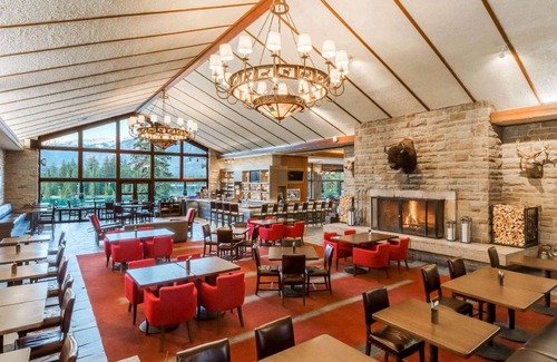 Jasper Hotel | 428 m² Hotel ∙ 3 bedrooms ∙ 127 guests