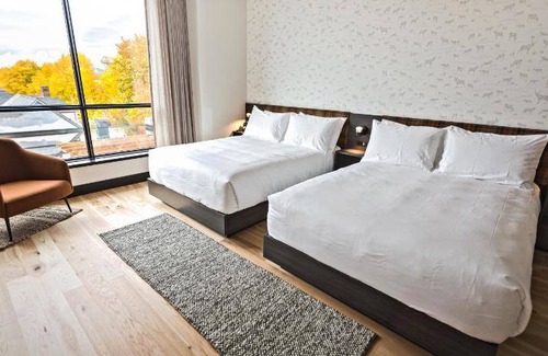 Corner Brook Hotel | 43 m² Hotel ∙ 5 guests