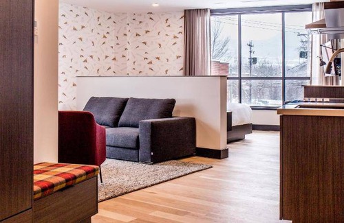 Corner Brook Hotel | 43 m² Hotel ∙ 5 guests