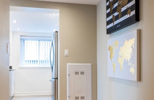 Downtown Montreal Condo | #46-3435 · Bright Apartment in City Centre 99 Walk Score in Montreal
