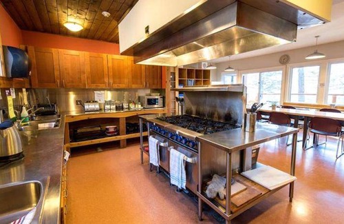 Canmore Hostel | 48 m² Hostel ∙ 2 bedrooms ∙ 12 guests