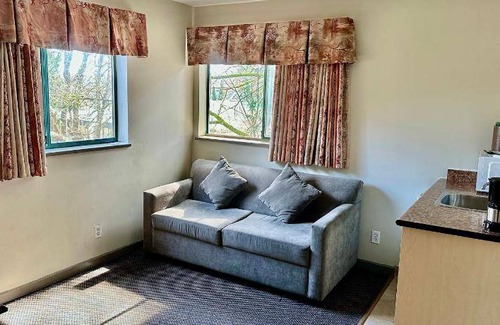Newton Hotel | 48 m² Motel ∙ 127 guests